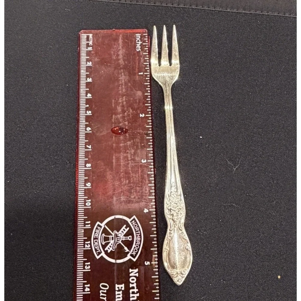 Wm Rogers & Son VICTORIAN ROSE Silverplate COCKTAIL/SEAFOOD FORKS (12) 5‎ 3/8